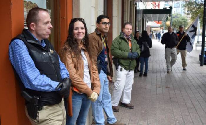People In Texas Don't Leave The House Without A Gun (9 pics)