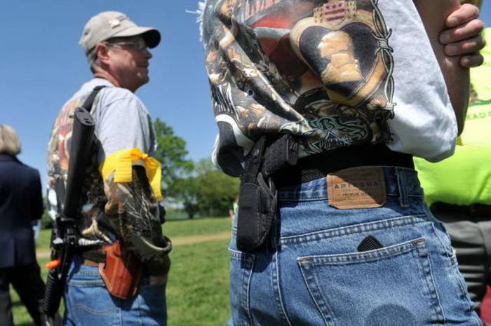 People In Texas Don't Leave The House Without A Gun (9 pics)