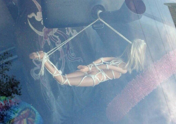 These Pictures Are Just Too Bizarre For Words (43 pics)