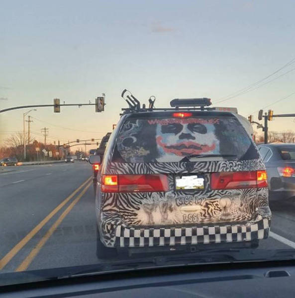 It's Amazing What You Can See While You're Commuting (30 pics)