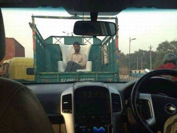 It's Amazing What You Can See While You're Commuting (30 pics)
