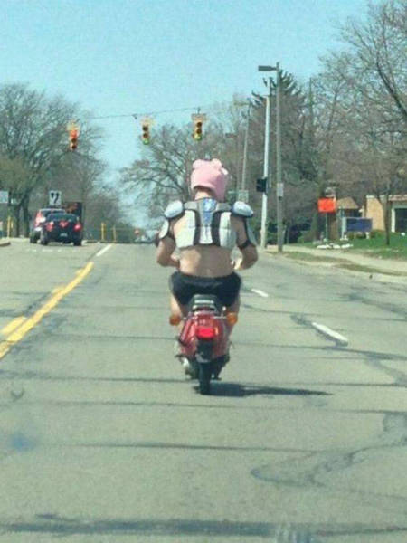 It's Amazing What You Can See While You're Commuting (30 pics)