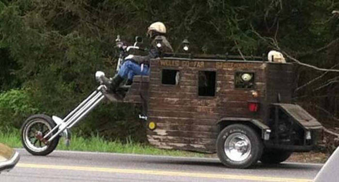 It's Amazing What You Can See While You're Commuting (30 pics)