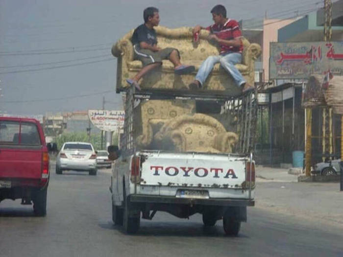 It's Amazing What You Can See While You're Commuting (30 pics)