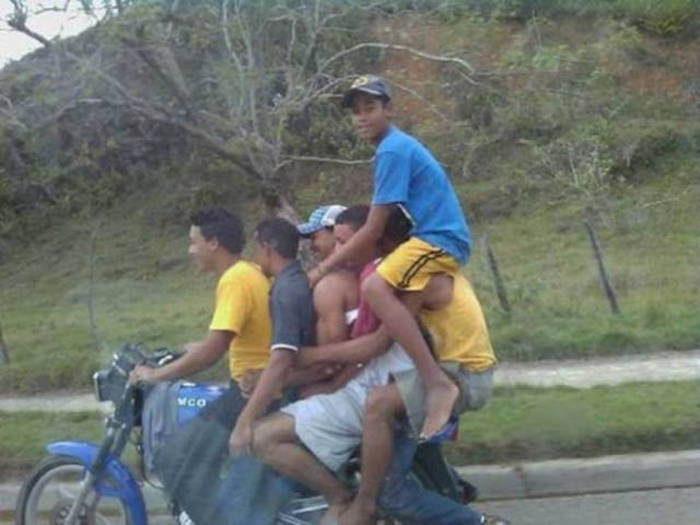It's Amazing What You Can See While You're Commuting (30 pics)