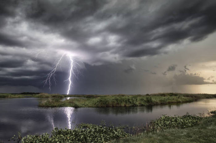 Enjoy The Beauty Of Nature With These Stunning Storm Photographs (25 pics)