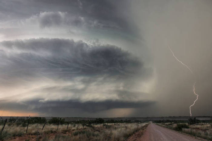 Enjoy The Beauty Of Nature With These Stunning Storm Photographs (25 pics)