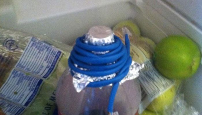 Drunken People Doing Strange Things (26 pics)