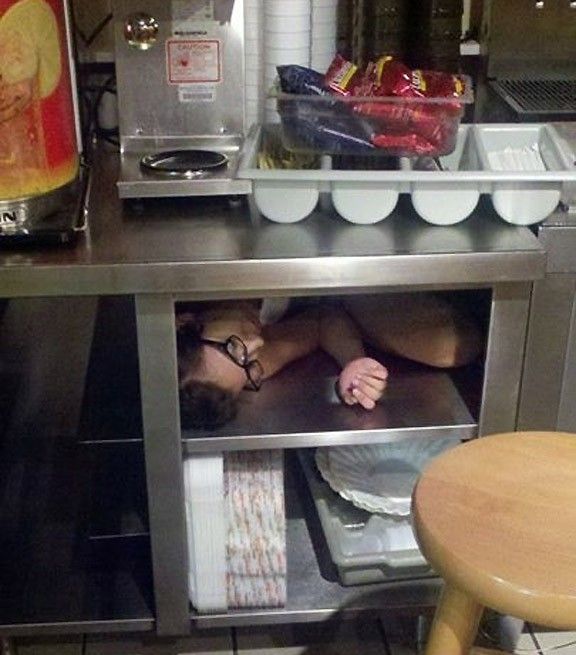Drunken People Doing Strange Things (26 pics)