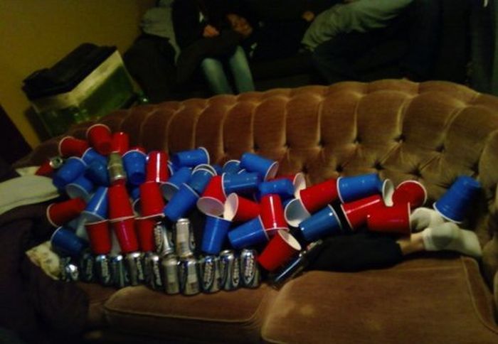 Drunken People Doing Strange Things (26 pics)