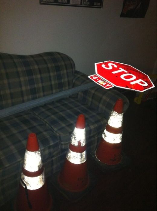 Drunken People Doing Strange Things (26 pics)