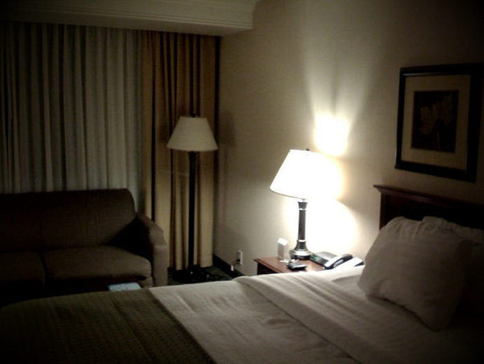 You'll Never Look At A Hotel The Same Way Again After Hearing These Confessions (12 pics)
