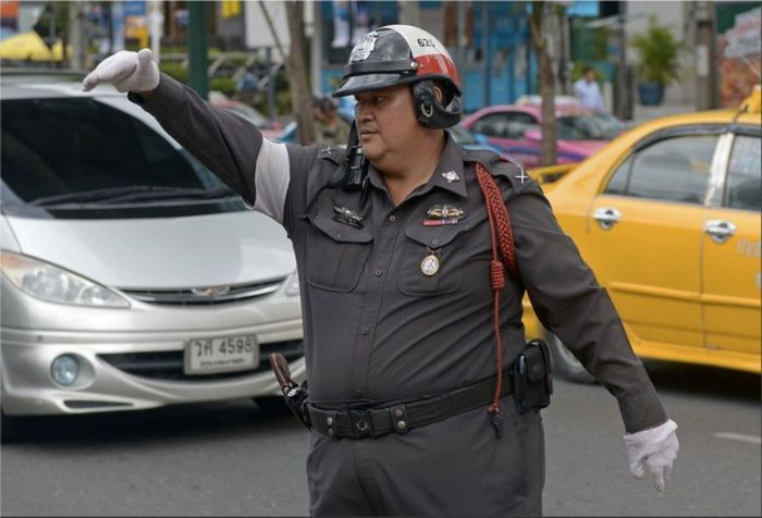 You Could Definitely Outrun These Fat Police (22 pics)