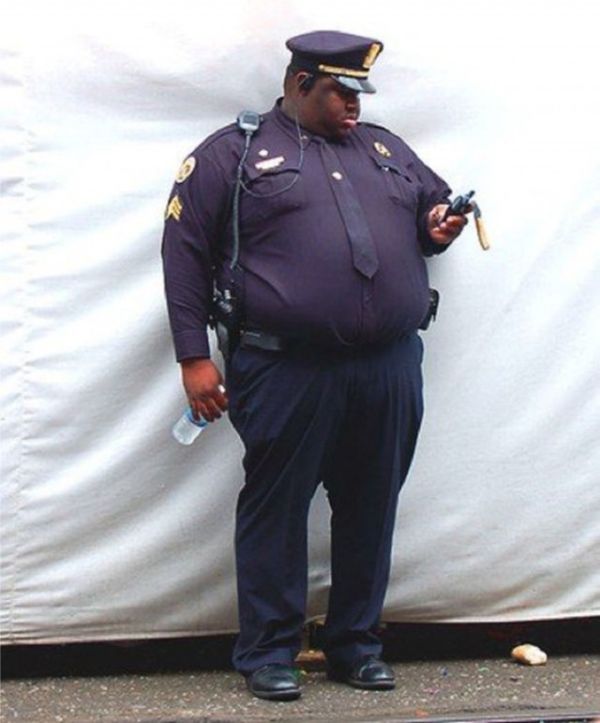 You Could Definitely Outrun These Fat Police (22 pics)