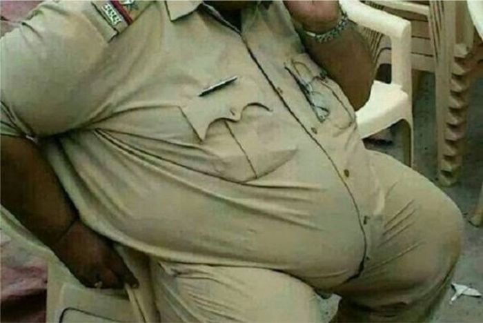 You Could Definitely Outrun These Fat Police (22 pics)