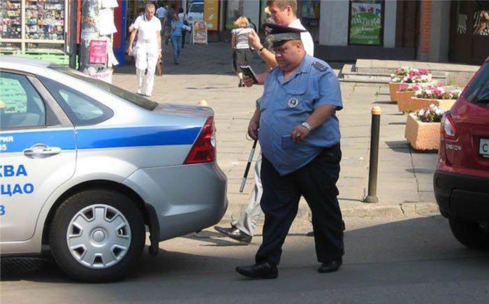 You Could Definitely Outrun These Fat Police (22 pics)