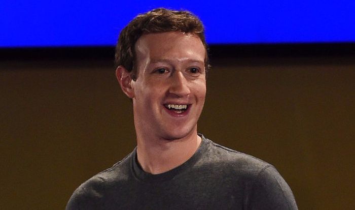 Mark Zuckerberg Had The Perfect Response To A Facebook User's Comment (4 pics)