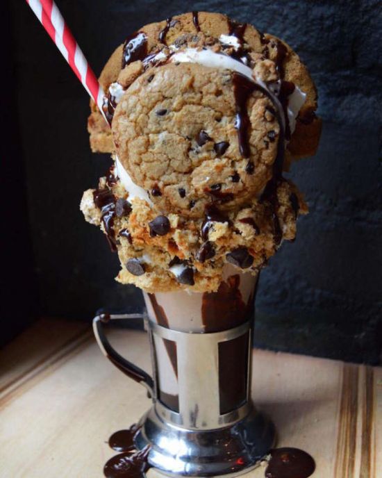 These Giant Milkshakes Look Like The Most Delicious Thing Ever (15 pics)