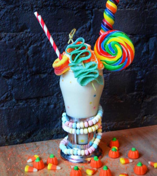 These Giant Milkshakes Look Like The Most Delicious Thing Ever (15 pics)