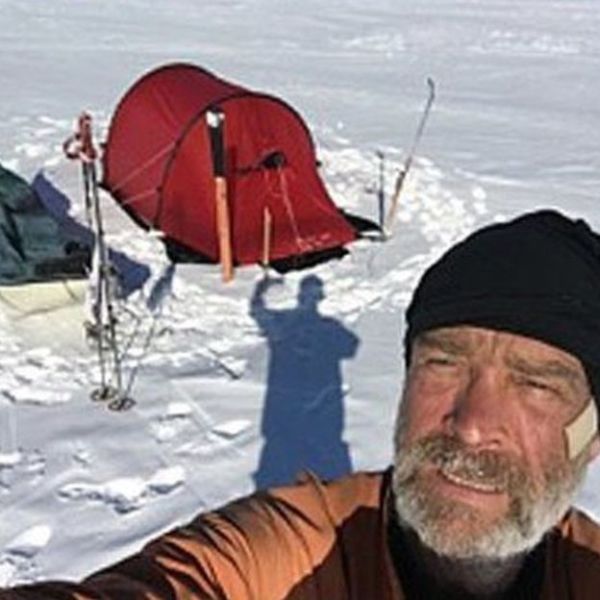 Man Takes Inspirational Selfies While Exploring Antarctica (6 pics)