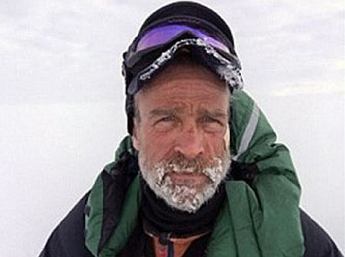 Man Takes Inspirational Selfies While Exploring Antarctica (6 pics)