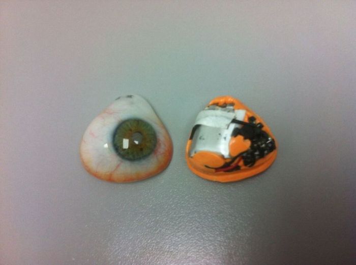 A Man Named Rob Spence Replaced His Glass Eye With A Camera (9 pics)