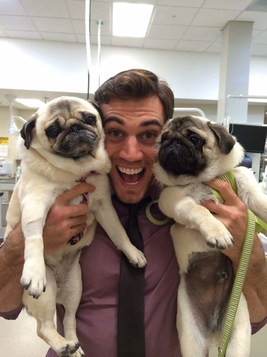 Women Everywhere Are Going Crazy Over This Veterinarian (33 pics)