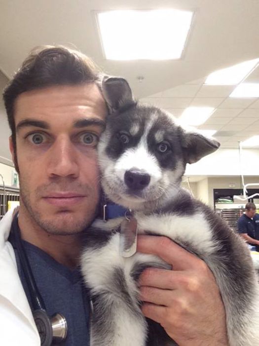 Women Everywhere Are Going Crazy Over This Veterinarian (33 pics)