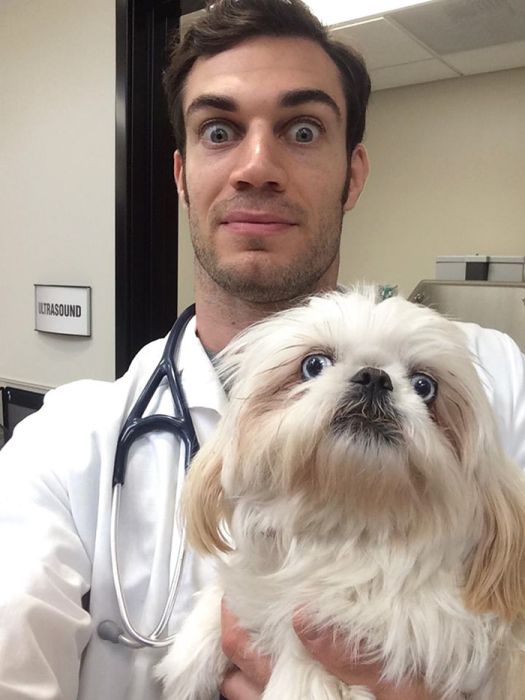 Women Everywhere Are Going Crazy Over This Veterinarian (33 pics)