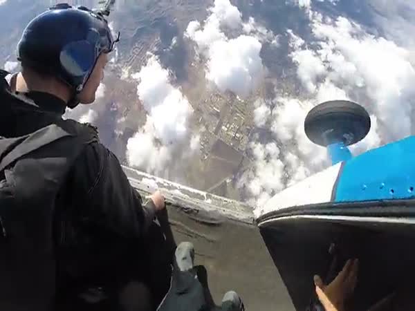 Guy Has Amazing Skydive Above The Clouds