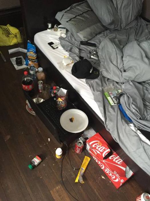 This Is Why You Need To Choose Your Roommates Carefully (10 pics)