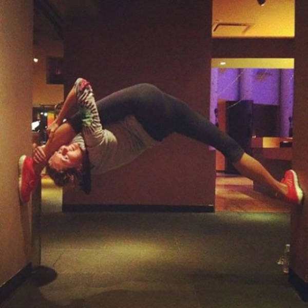 Flexible Babes That Know How To Make Stretching Look Sexy (64 pics)