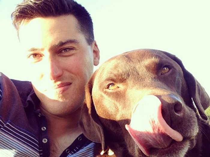 Guy Interrupts Couple Having Sex While Walking His Dog (13 pics)