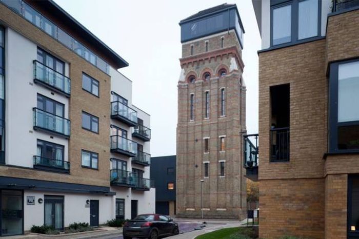 Old School Water Tower Gets An Incredible Modern Makeover (23 pics)