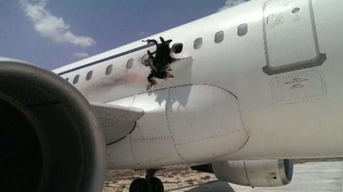 Explosion Takes Place On Board A Daallo Airlines Flight (3 pics)