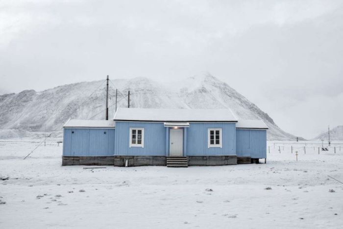 Scientists Show What Life Is Like At The Edge Of The World (12 pics)