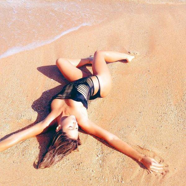 Beautiful Babes In Bikinis Are The Best Reason To Go To The Beach (44 pics)