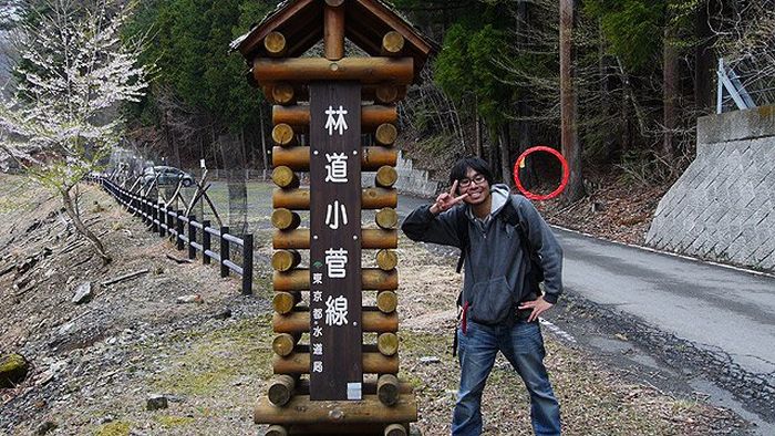 Keep Your Eyes On The Red Circle (3 pics)