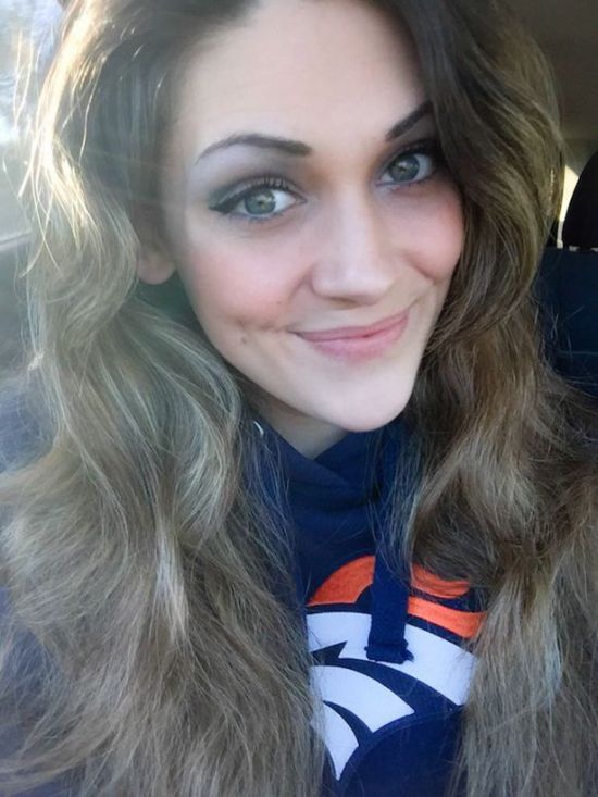 Sexy Girls Who Love Showing Support For Their Favorite Sports Teams (37 pics)
