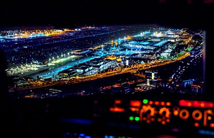 What The World Looks Like Through The Eyes Of A Pilot (17 pics)