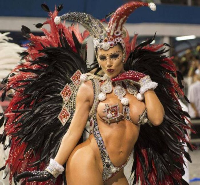 Thousands Of Sexy Samba Dancers Gather For Carnival In Brazil 28 Pics