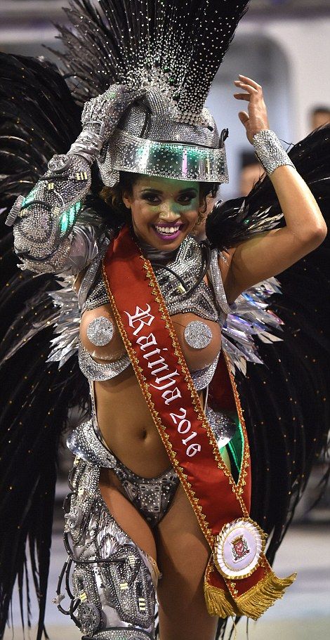 Thousands Of Sexy Samba Dancers Gather For Carnival In Brazil (28 pics)