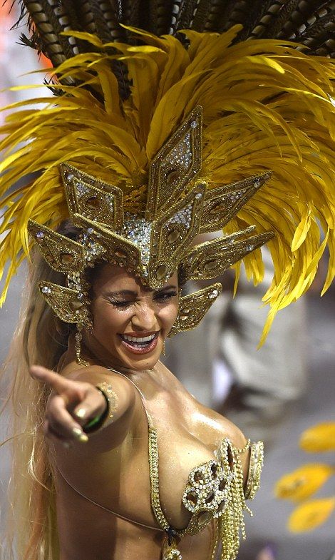 Thousands Of Sexy Samba Dancers Gather For Carnival In Brazil (28 pics)