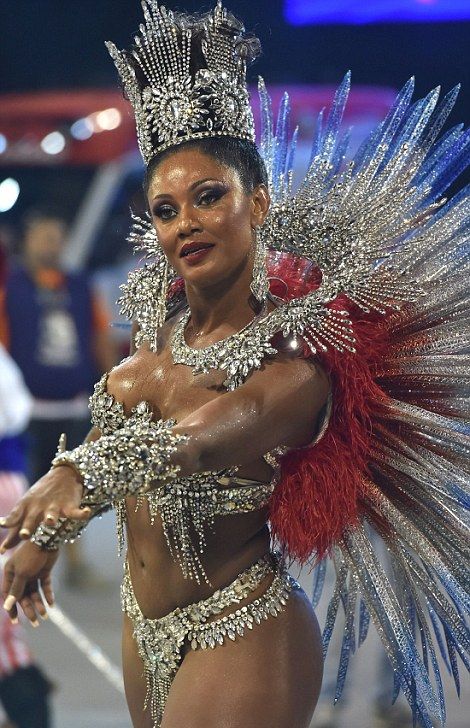 Thousands Of Sexy Samba Dancers Gather For Carnival In Brazil 28 Pics