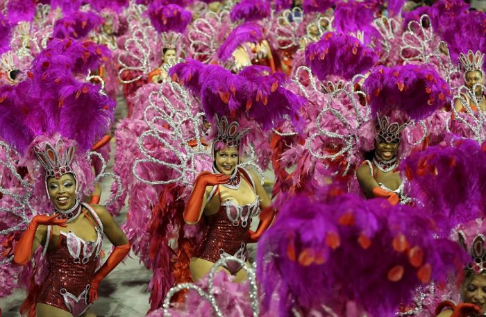 Thousands Of Sexy Samba Dancers Gather For Carnival In Brazil (28 pics)