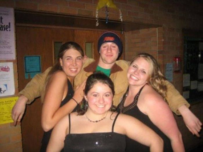 Hover Hands Make Any Photo Instantly Awkward (31 pics)