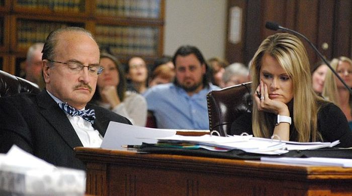 Woman Gets Busted While Planning To Assassinate Her Husbands Ex-Wife (5 pics)