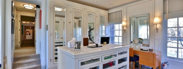 A White Collar Criminal Is Selling His Gigantic Canadian Mansion (15 pics)