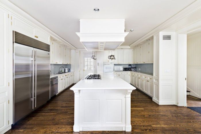 A White Collar Criminal Is Selling His Gigantic Canadian Mansion (15 pics)
