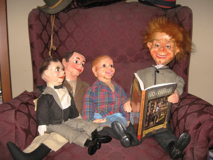Ventriloquist Dummies Aren't Cute, They're Just Creepy (15 pics)